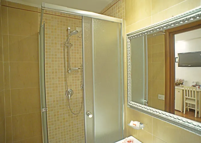 Konukevi Navona 4*